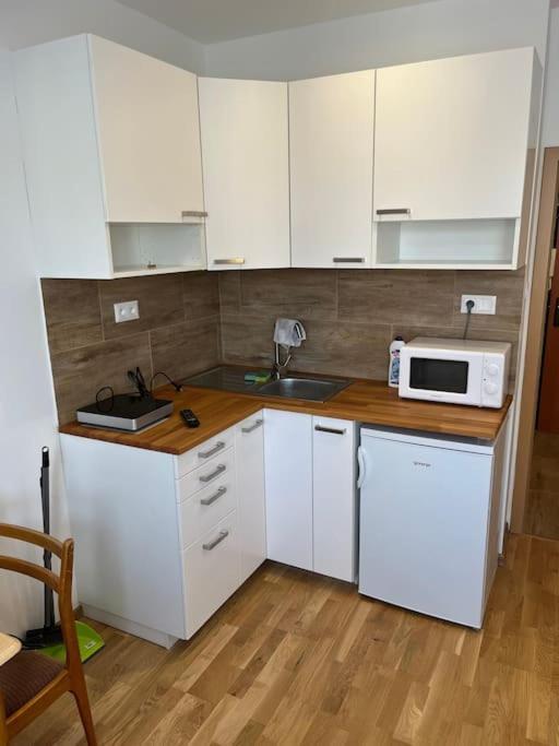 Brand New Apartment In The Heart Of Bratislava Extérieur photo